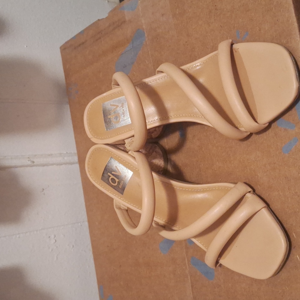 dolce vita shoes never worn
